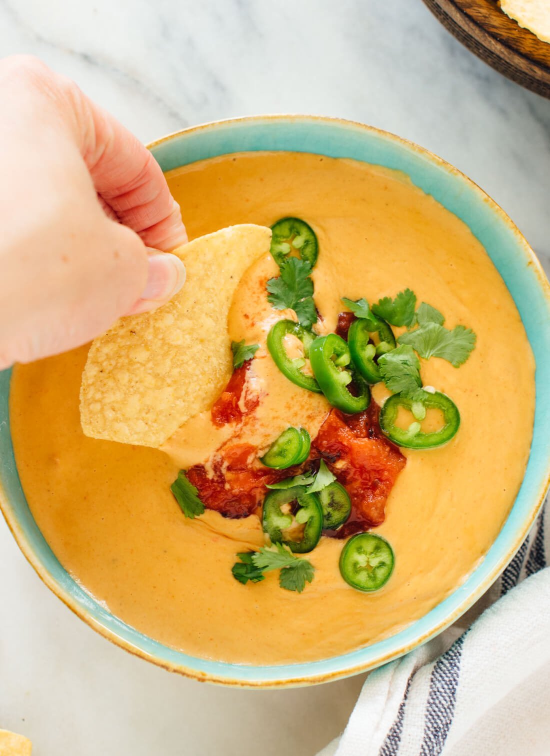 Easy Dairy-Free Queso: The Healthy Vegan Dip Ready in Minutes